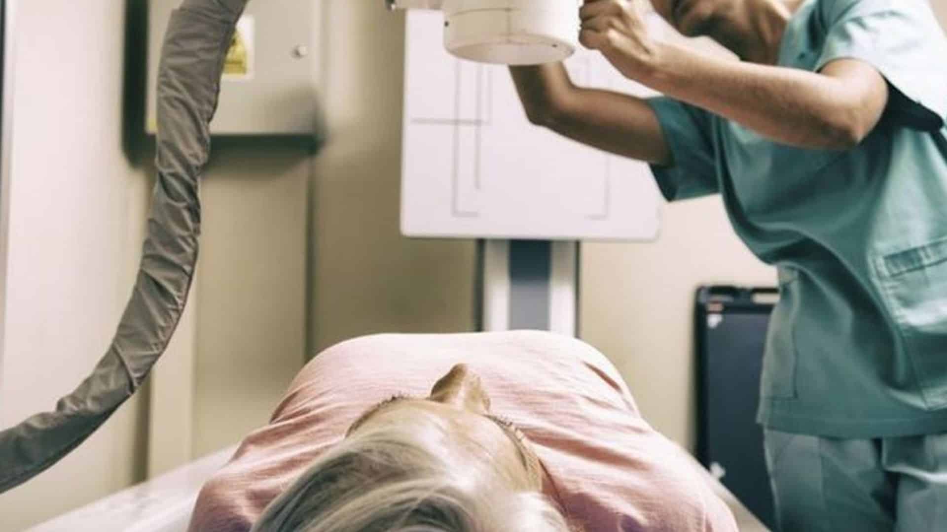 Tours : une femme vient pour soigner un cancer du sein, les médecins se trompent