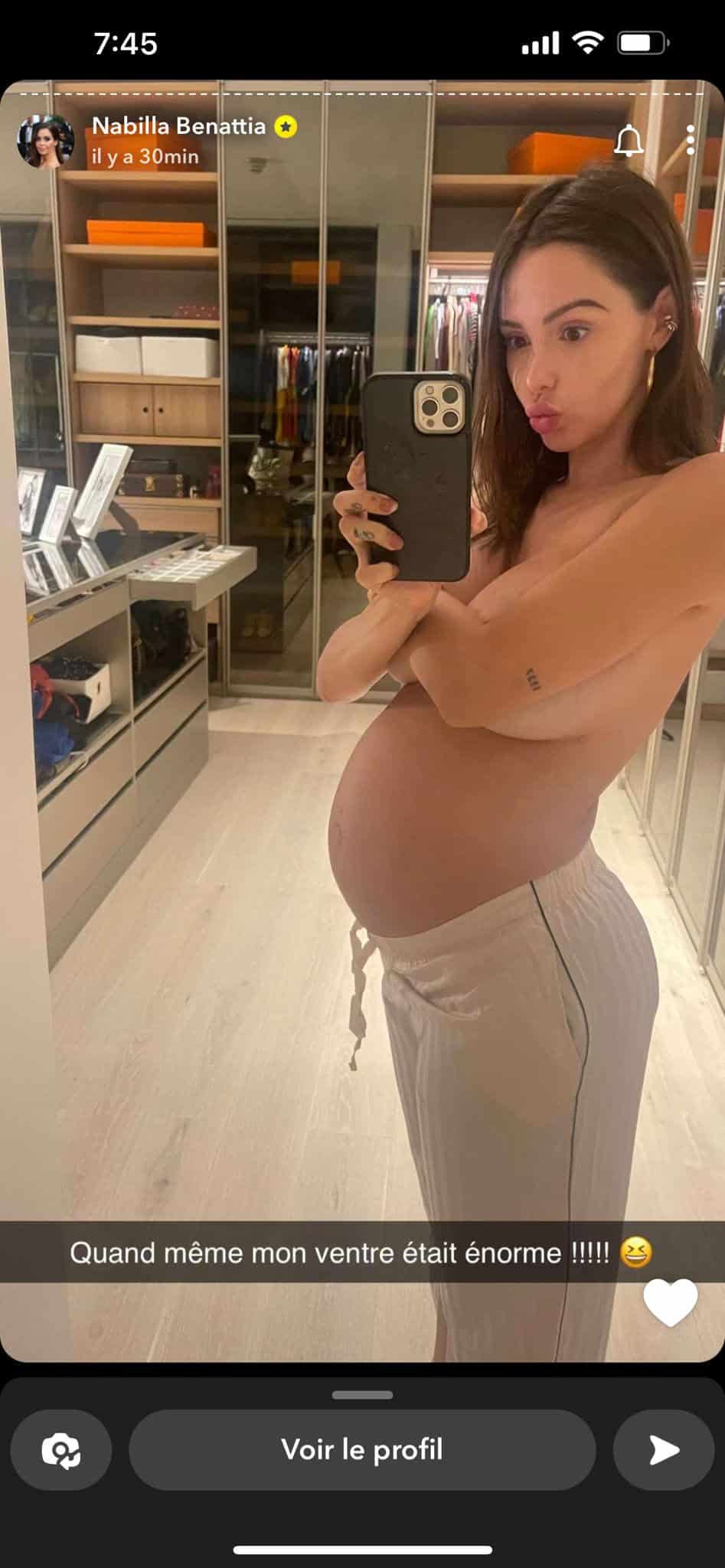 Nabilla Vergara enceinte : elle montre son ventre arrondi de manière 'très osée'