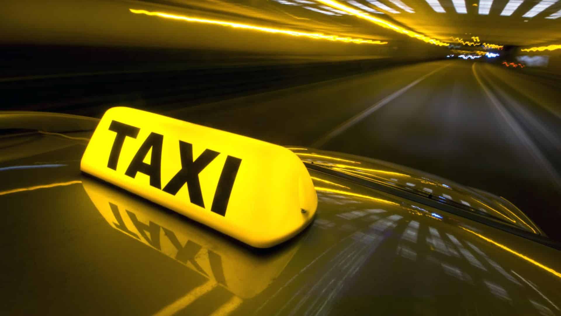 Taxi remboursé : cette clause méconnue dans votre contrat d’assurance vous permet de vous faire rembourser votre trajet