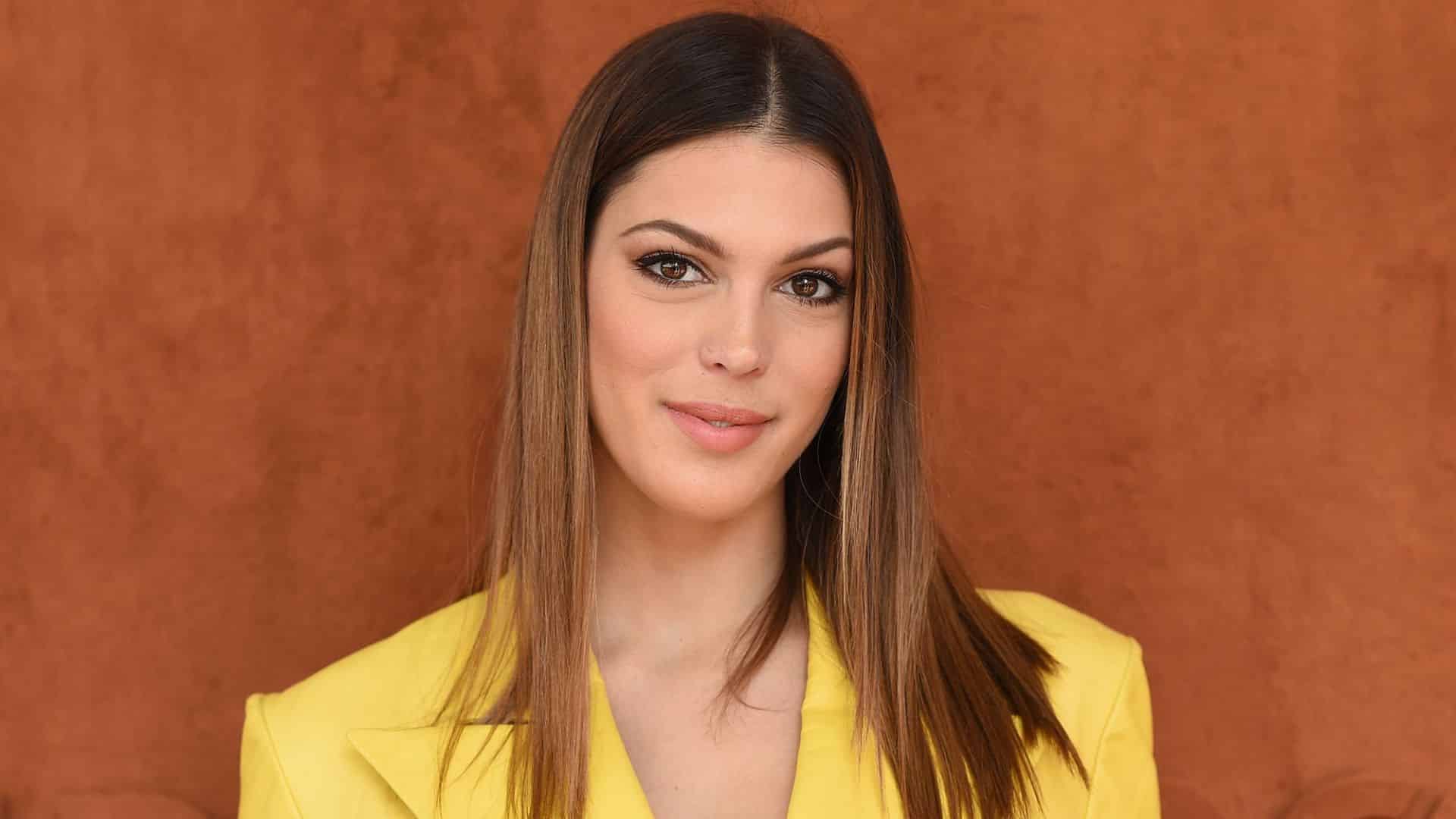 Miss France 2024 : émue par le sacre d'Eve Gilles, Iris Mittenaere s'adresse aux autres Miss Nord-Pas-de-Calais