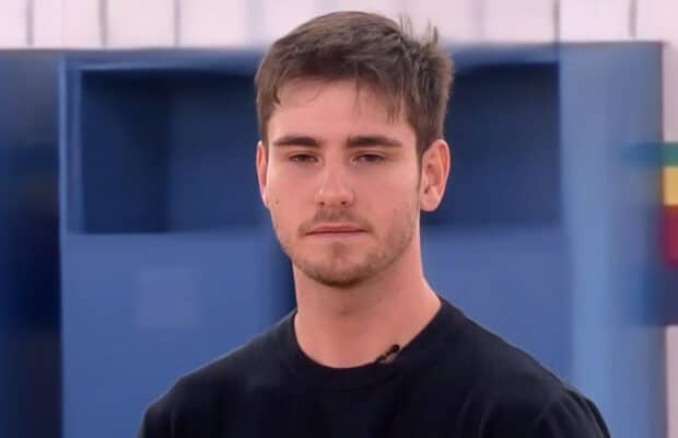 Julien (Star Academy) : il fond en larmes pendant son évaluation et quitte le château