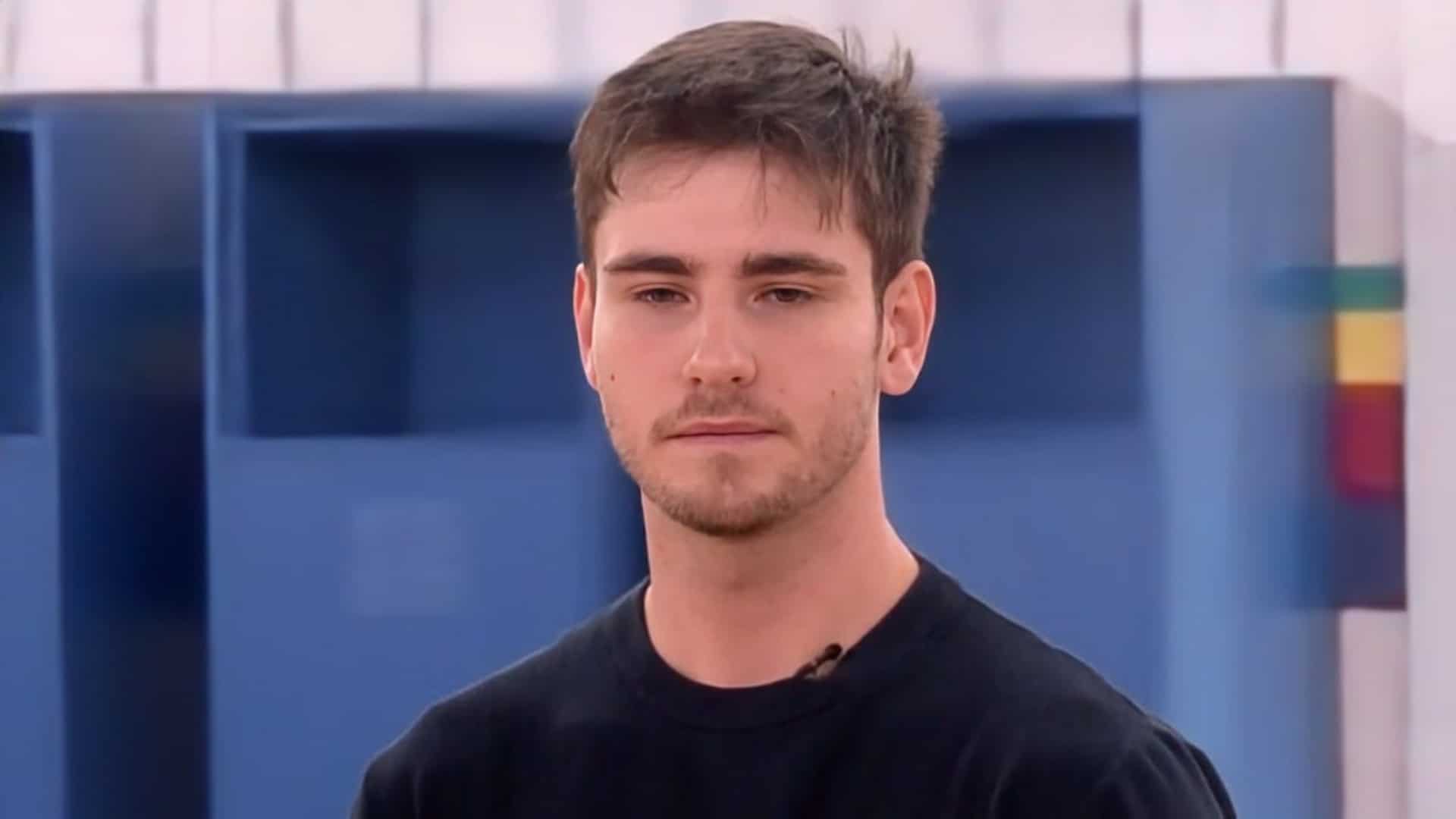 Julien (Star Academy) : il fond en larmes pendant son évaluation et quitte le château