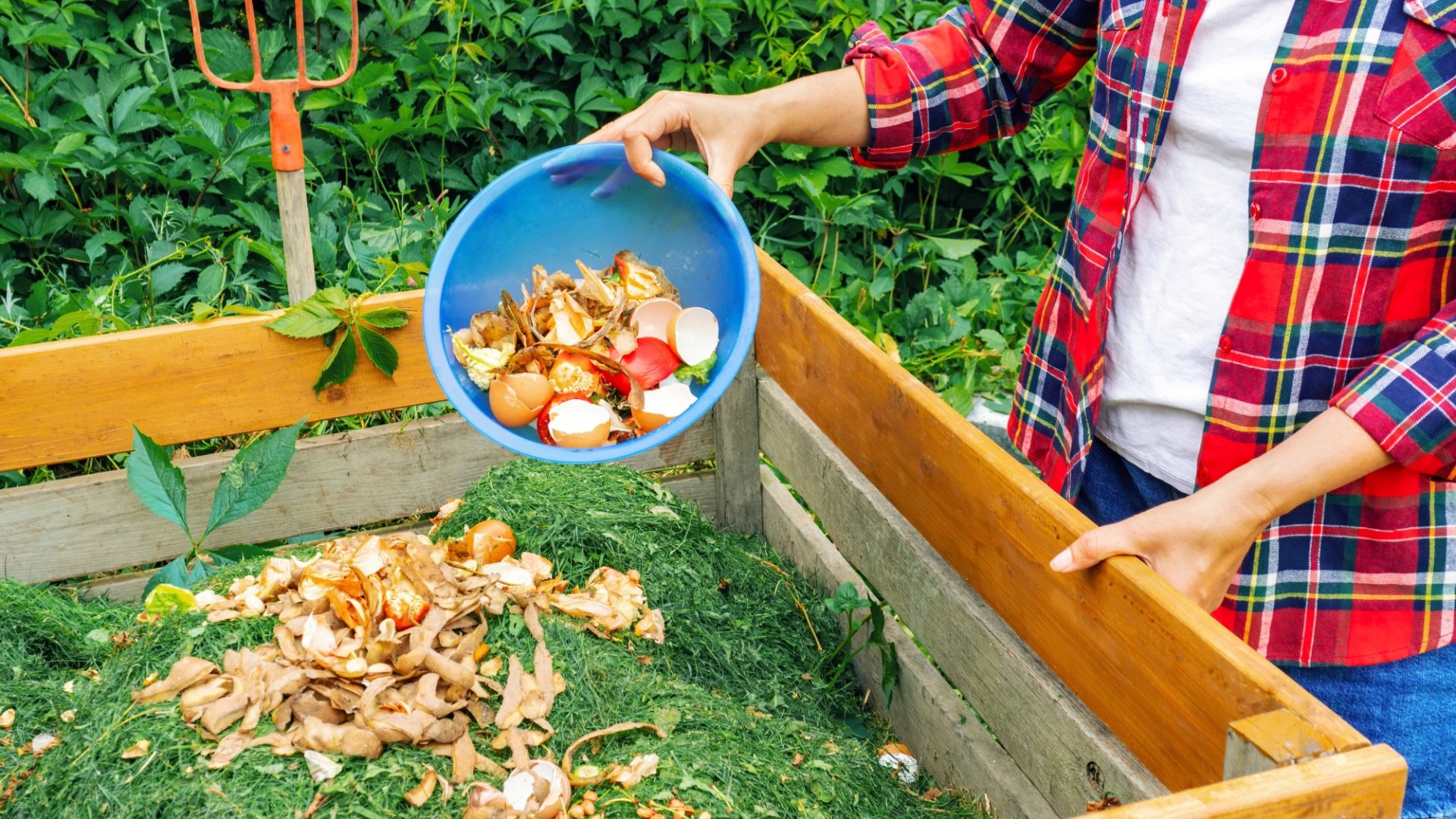 Compostage obligatoire en 2024 : les déchets à ne surtout pas mettre dans votre bac à compost se précisent