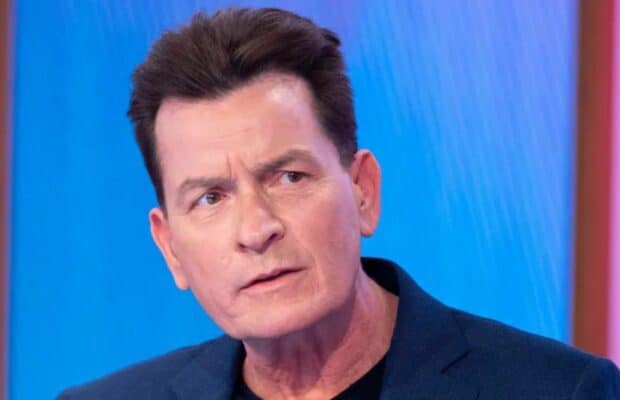 "Étranglé" : l’acteur Charlie Sheen agressé par une voisine à son domicile de Malibu