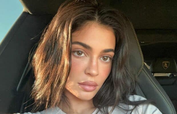 Kylie Jenner : invitée à la Fashion Week de Paris, les internautes ne la reconnaissent pas