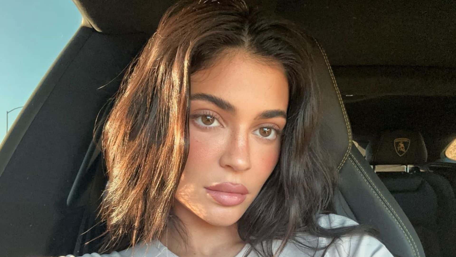 Kylie Jenner : invitée à la Fashion Week de Paris, les internautes ne la reconnaissent pas