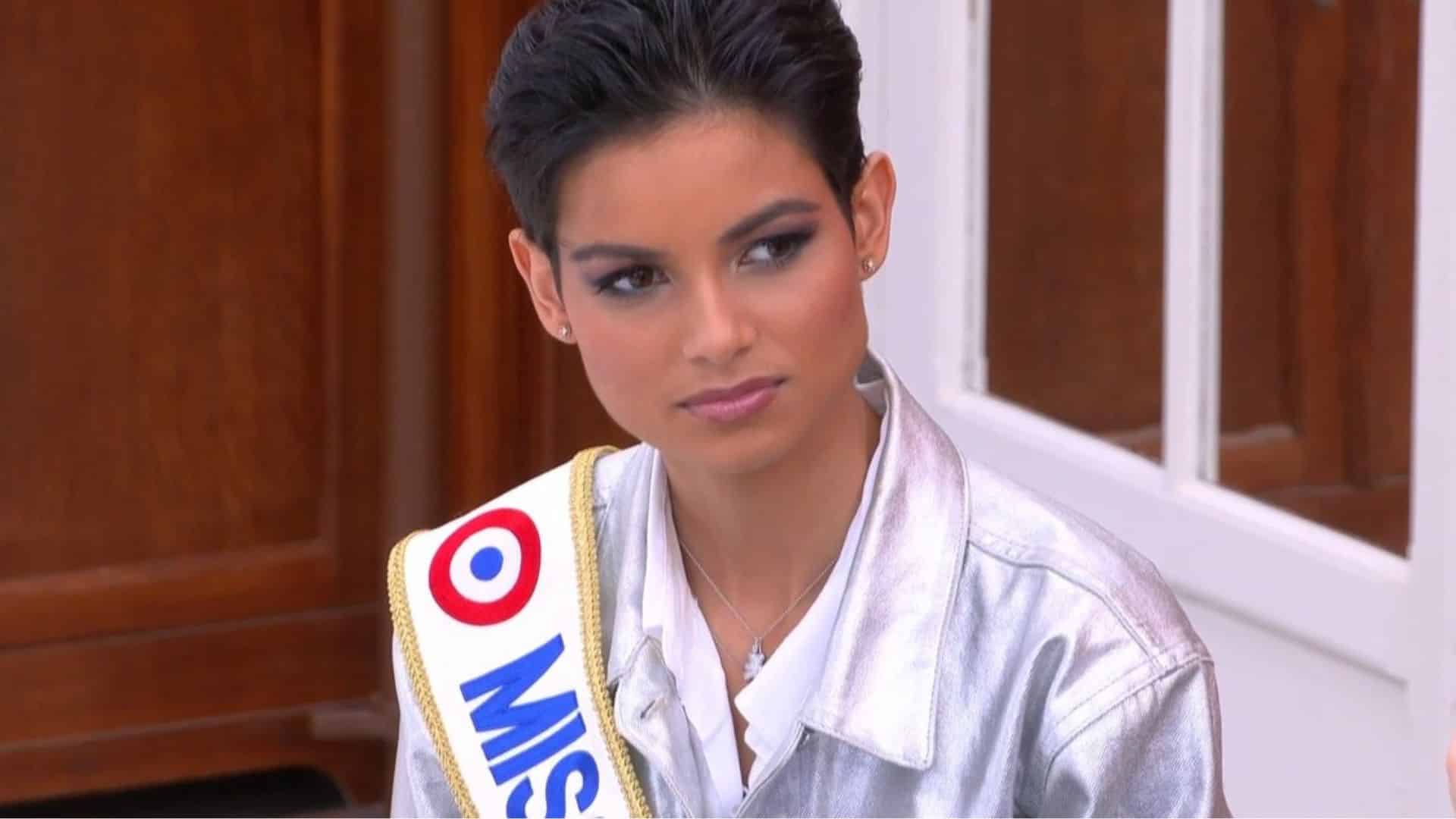 Star Academy : Ève Gilles (Miss France 2024) en visite au château, les élèves donnent leur avis