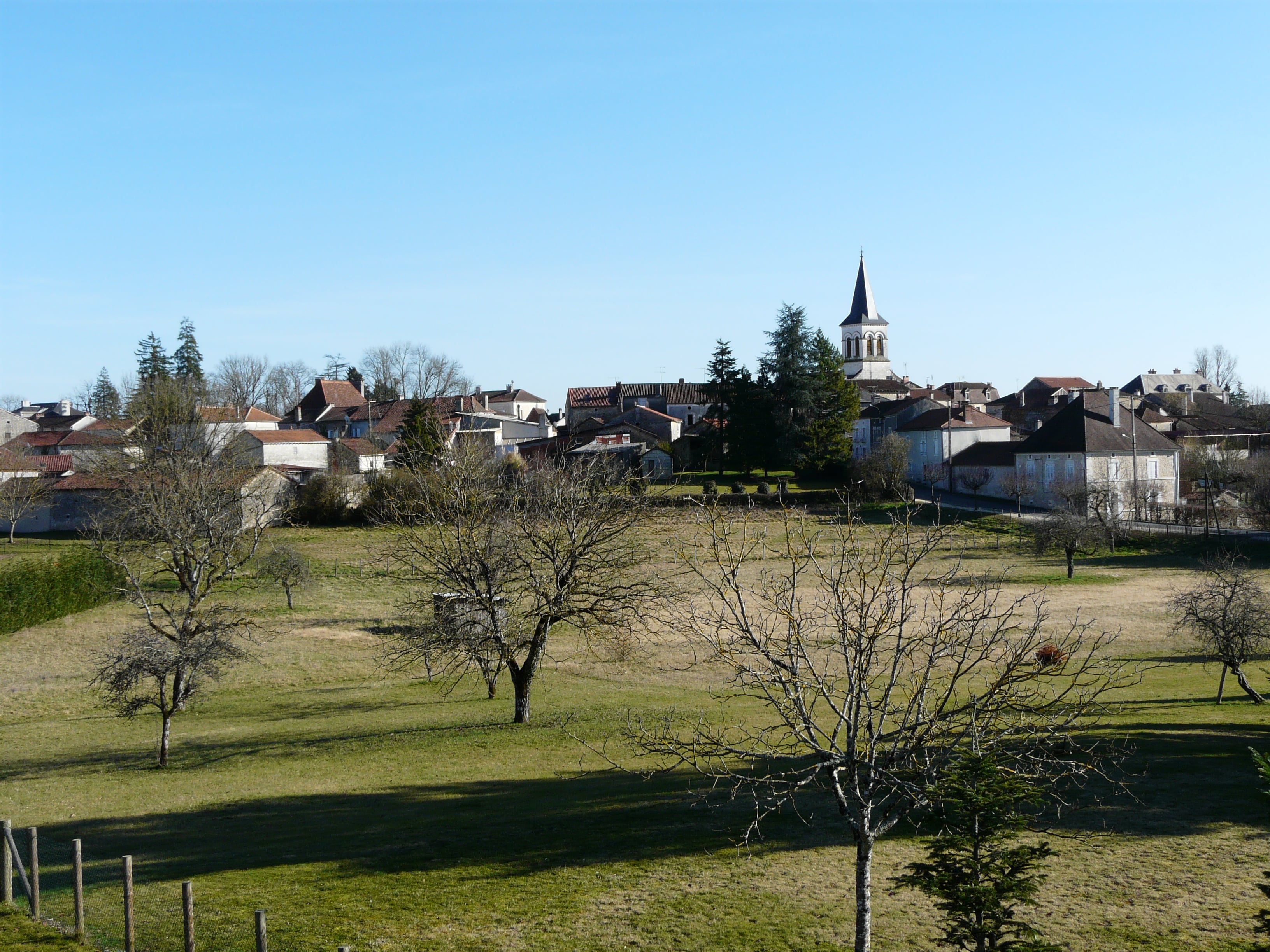 Périgord : une mère de famille tue son voisin et cache le cadavre dans sa cave