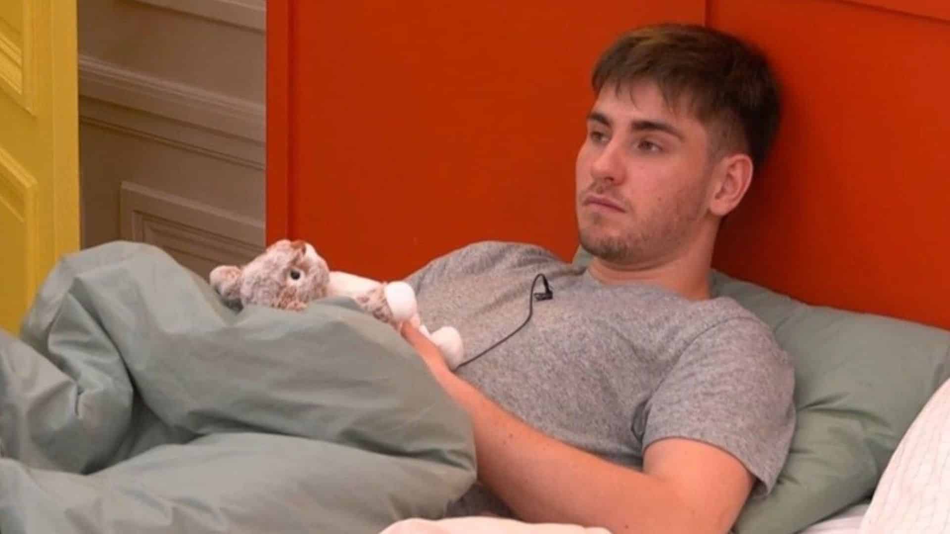 "Il a tout cassé dans la maison" : Julien (Star Academy) dérape au château