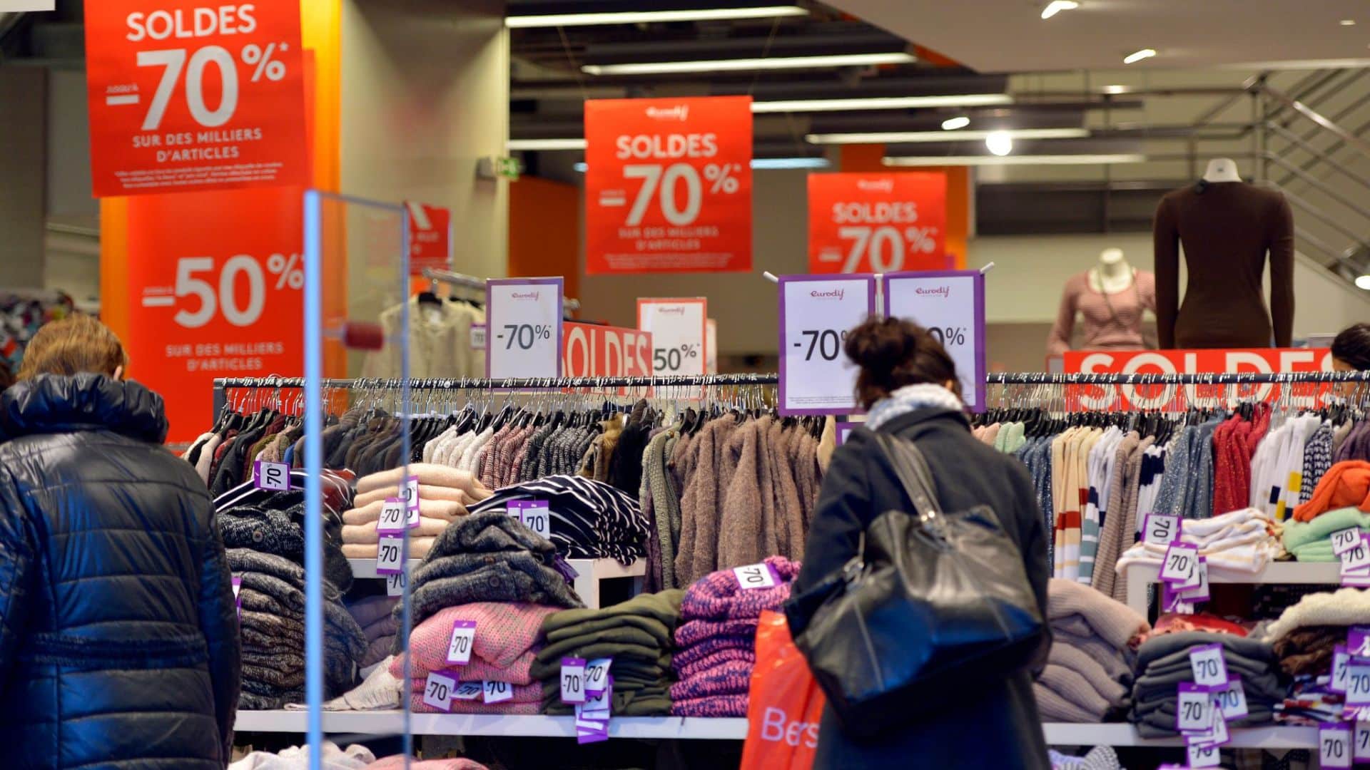 Soldes 2024 : certaines marquent refusent de faire des promos