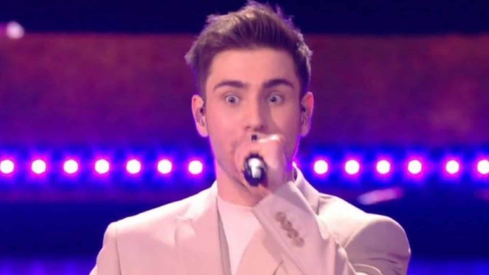 "Oh m..." : Julien (Star Academy) perturbé après une fausse note en pleine finale