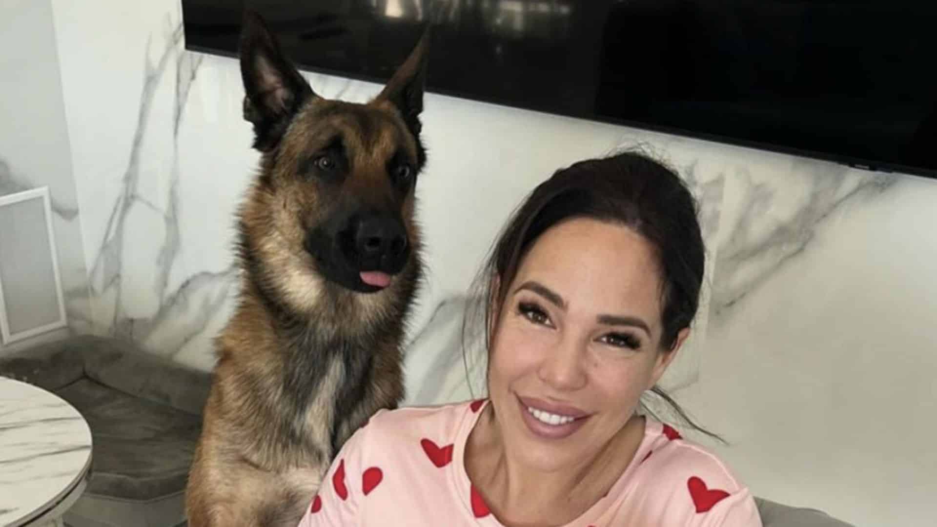 Kim Glow : sa mise au point sur la relation de son chien avec son bébé de quelques mois
