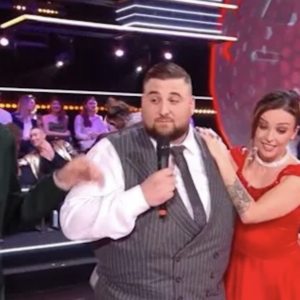 "C'est tellement calculé" : ce geste d'Anthony Colette avec Inès Reg pendant la demi-finale interpelle