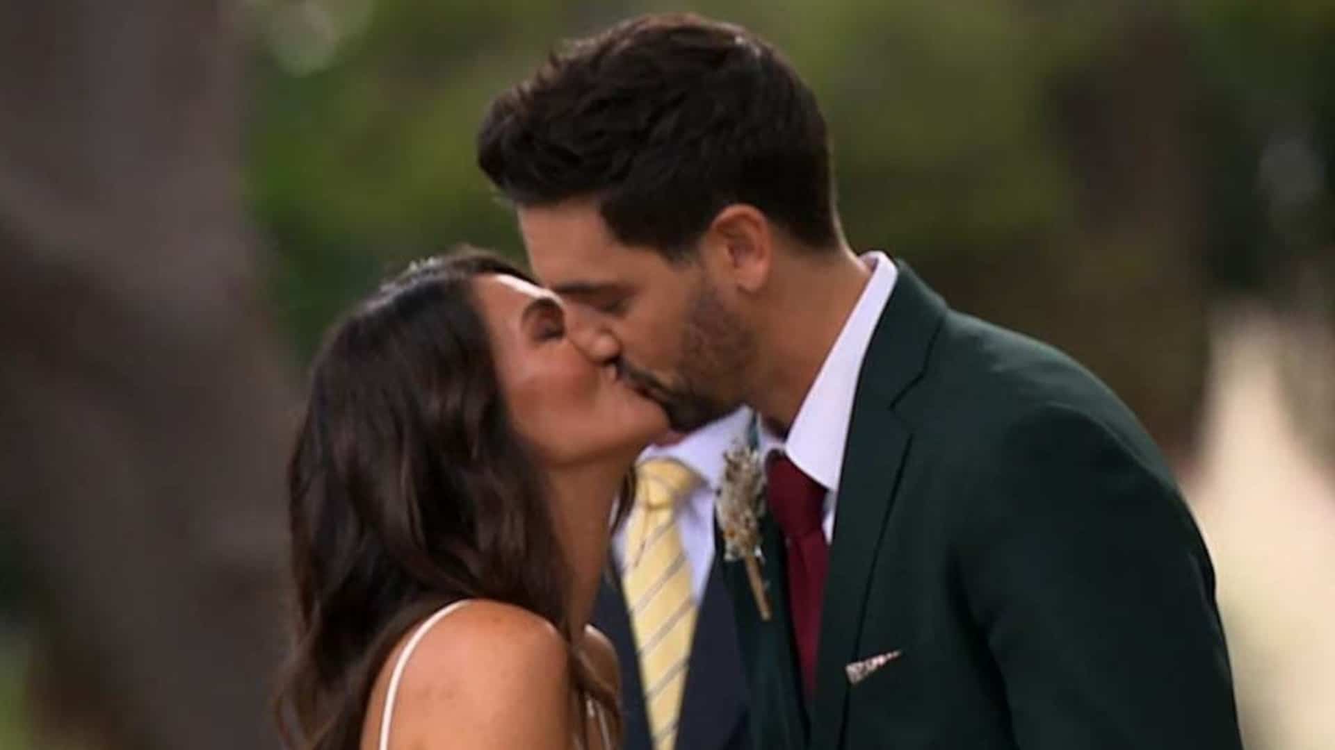 Mariés au premier regard : Tracy revient sur sa nuit de noces avec Flo