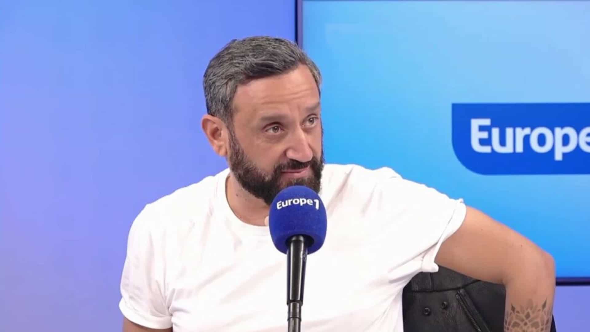 Cyril Hanouna avec un pansement au cou : l’animateur vient de subir une intervention