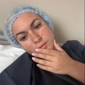 Carla Moreau : méconnaissable, elle montre le résultat de sa liposuccion