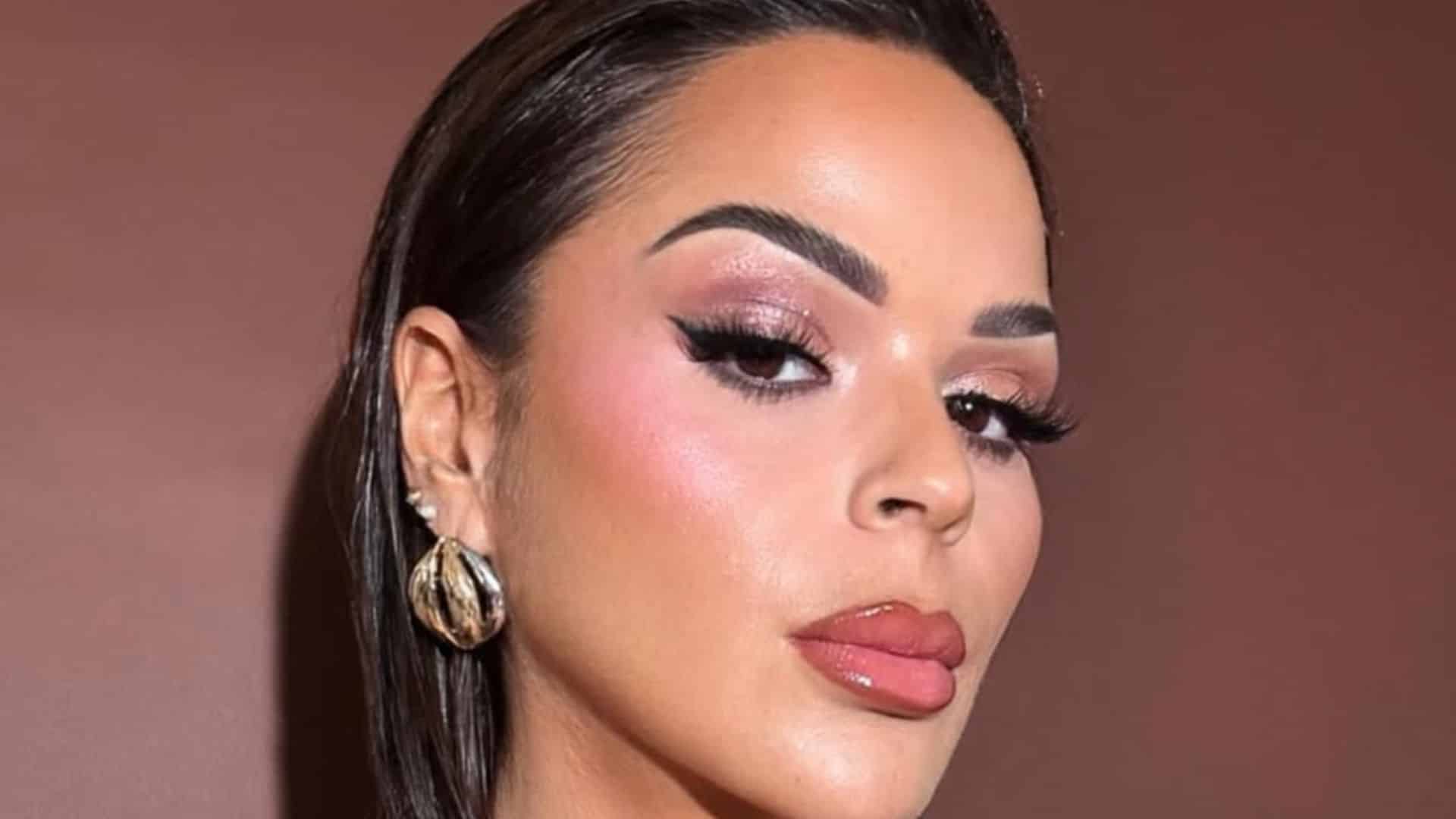 Sarah Fraisou : elle se déshabille devant les internautes après avoir oublié qu’elle était en direct