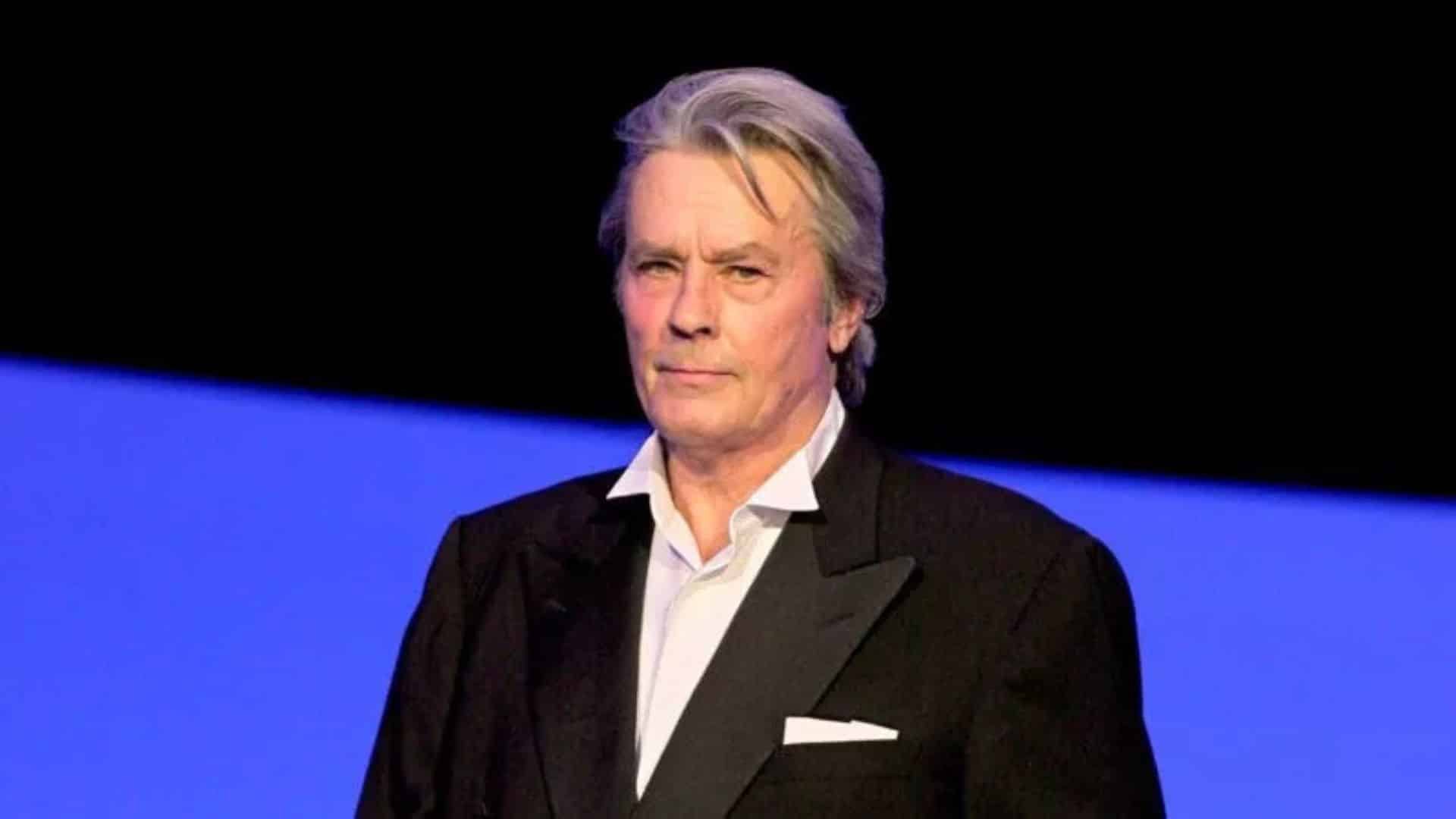 Alain Delon : "un homme violent" ? Les propos inquiétants de ses fils