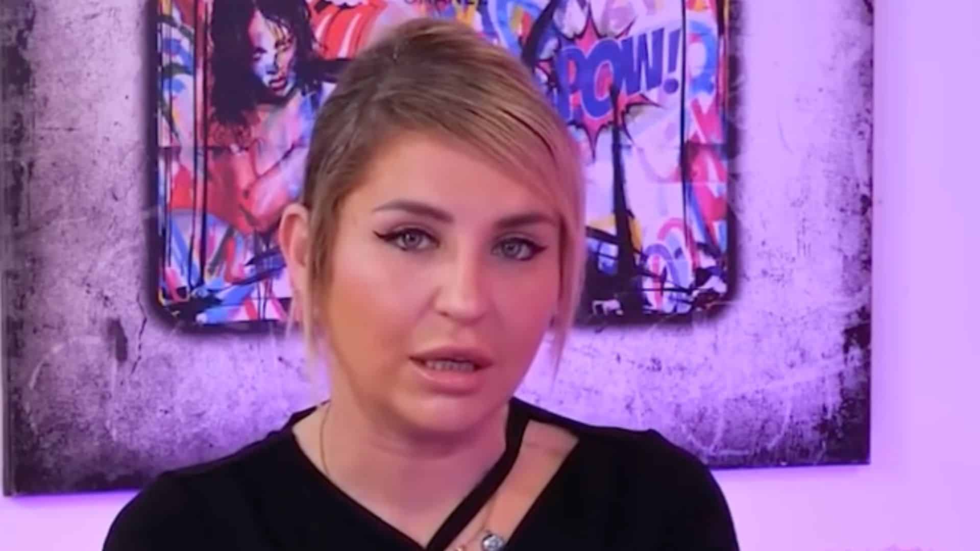 Amandine Pellissard : un inconnu force la serrure de sa maison