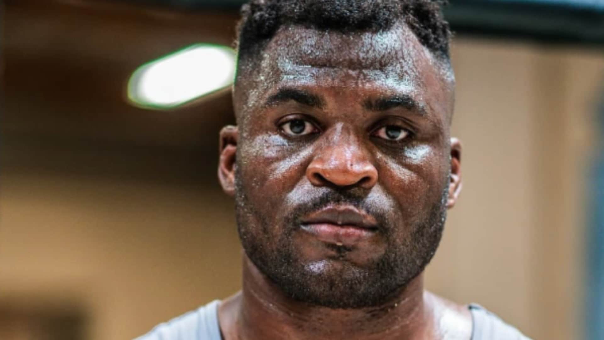 Francis Ngannou : le combattant de MMA provoque le décès d'une jeune femme de 17 ans, il se livre