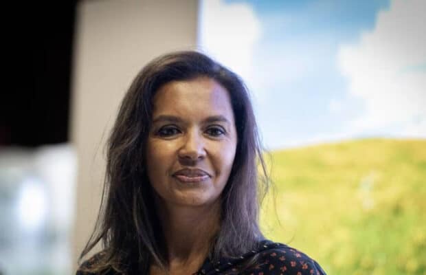 Karine Le Marchand parle de son passé amoureux douloureux et confie avoir peur de "tomber sur un dingue"
