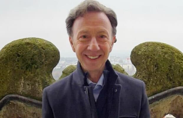 Stéphane Bern explique pourquoi il est obligé de présenter autant d'émissions à la télé