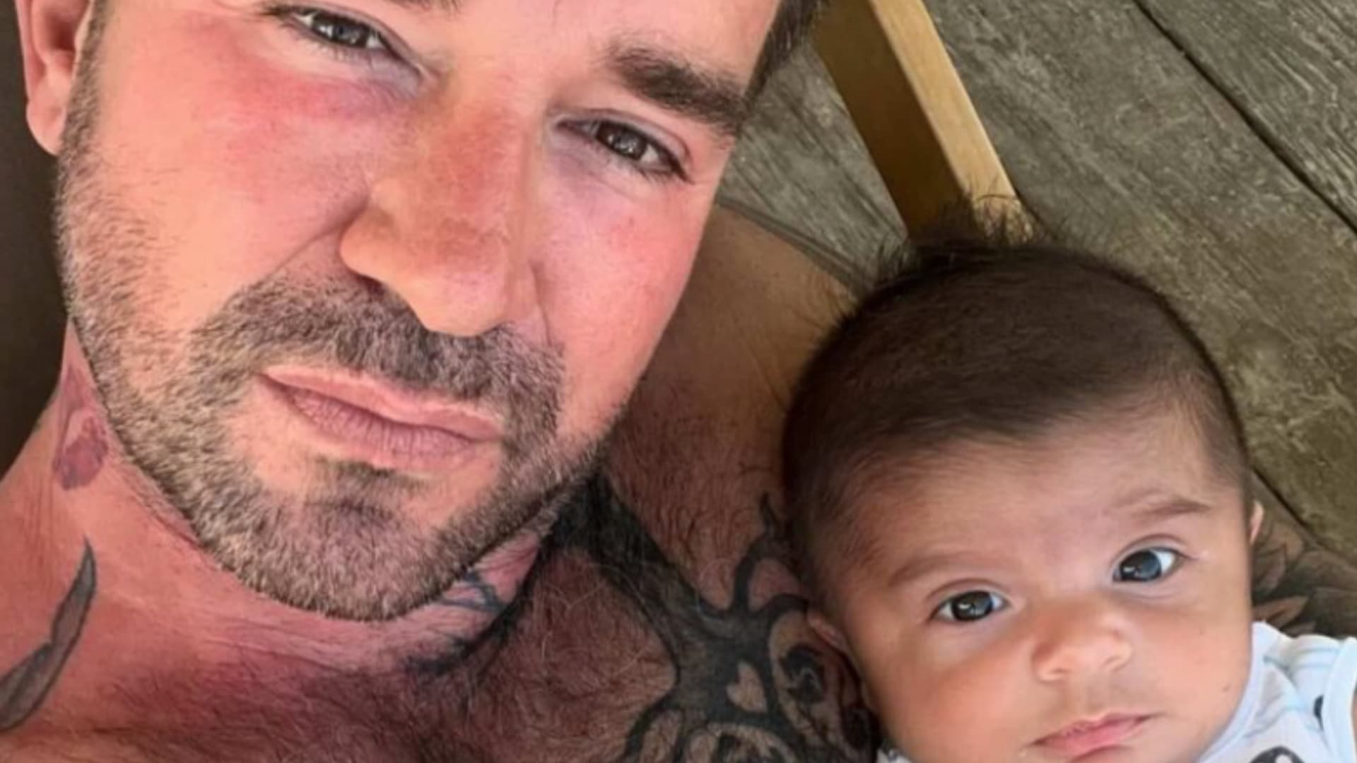 Mathieu (L'amour est dans le pré) : il emmène son fils d'un an en soirée, les images alertent les internautes