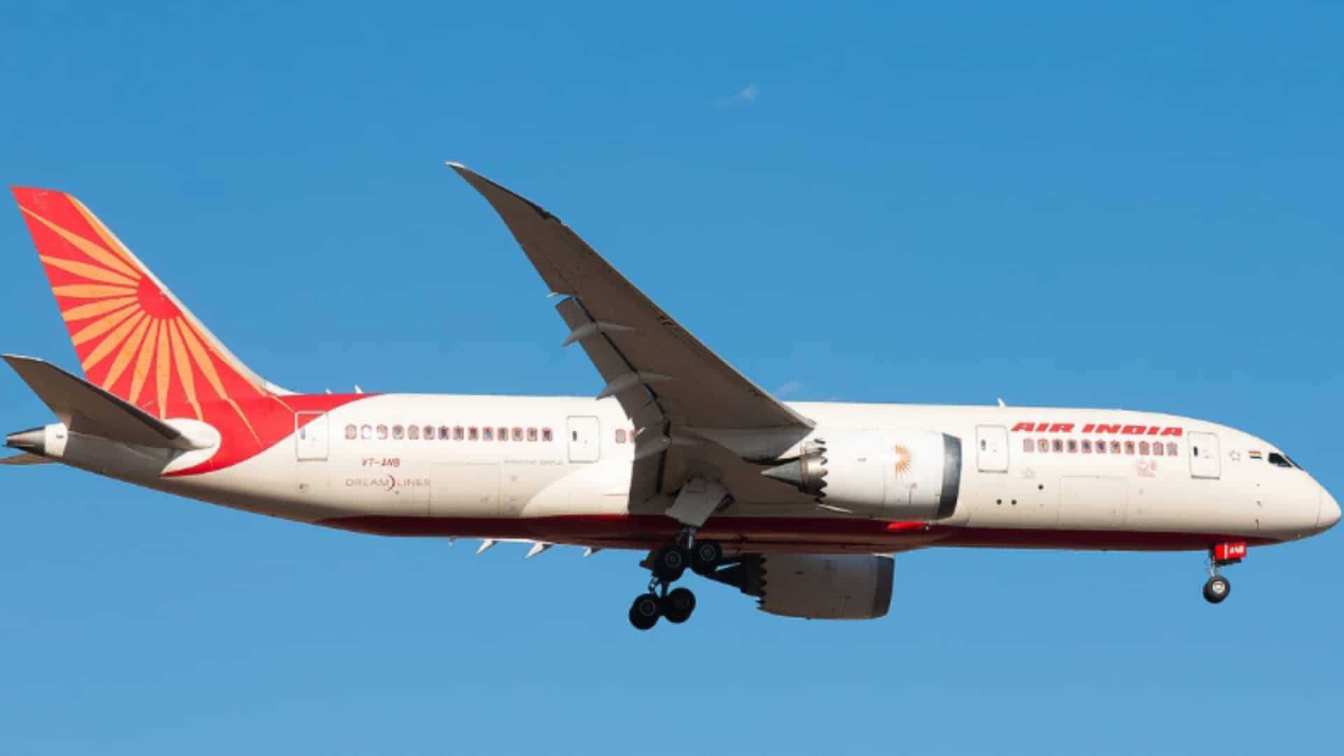 Crash aérien en Inde : 242 passagers à bord, les autorités annoncent un survivant