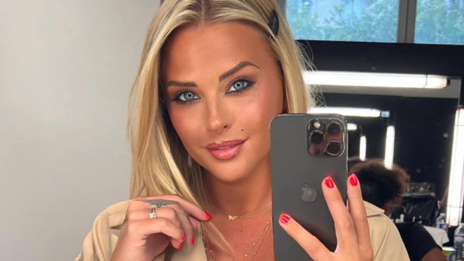 Kelly Vedovelli : elle se confie comme rarement sur sa vie amoureuse