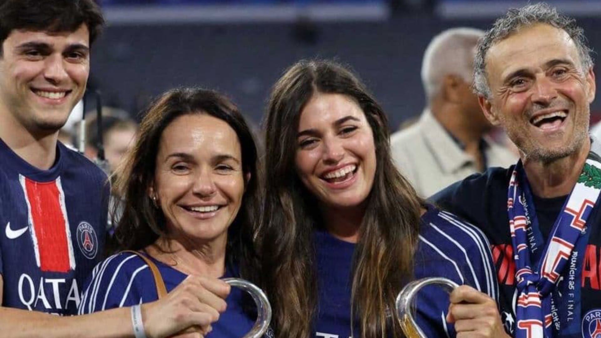 Finale de la Ligue des Champions : les supporters du PSG font un beau cadeau à Luis Enrique