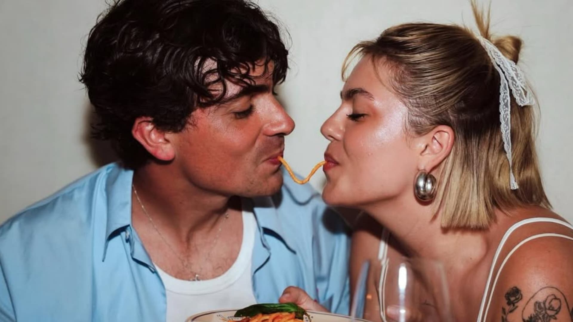 Louane : après s’être mariée à Florian Rossi, elle va dans un lieu incontournable de la capitale