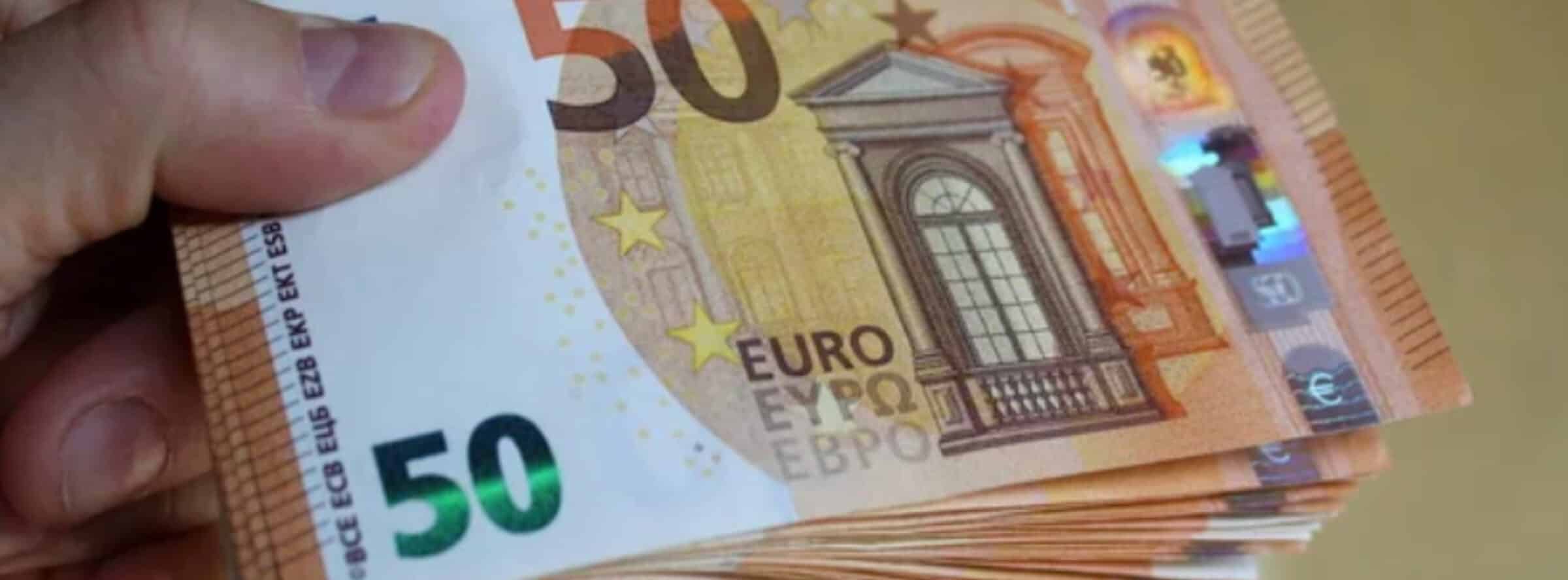 Un homme soutire 220 000 € à sa compagne : il lui faisait croire qu'il pouvait multiplier les billets de 50 € en les faisant bouillir ! Un homme soutire 220 000 € à sa compagne : il lui faisait croire qu'il pouvait multiplier les billets de 50 € en les faisant bouillir