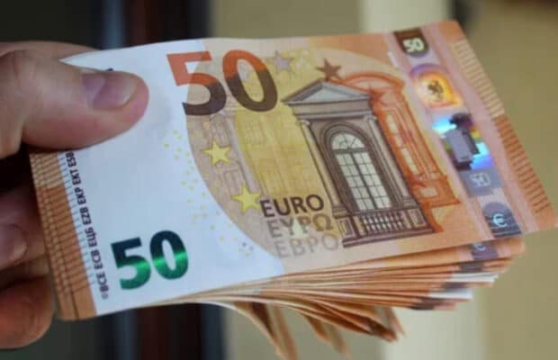 Un homme soutire 220 000 € à sa compagne : il lui faisait croire qu'il pouvait multiplier les billets de 50 € en les faisant bouillir
