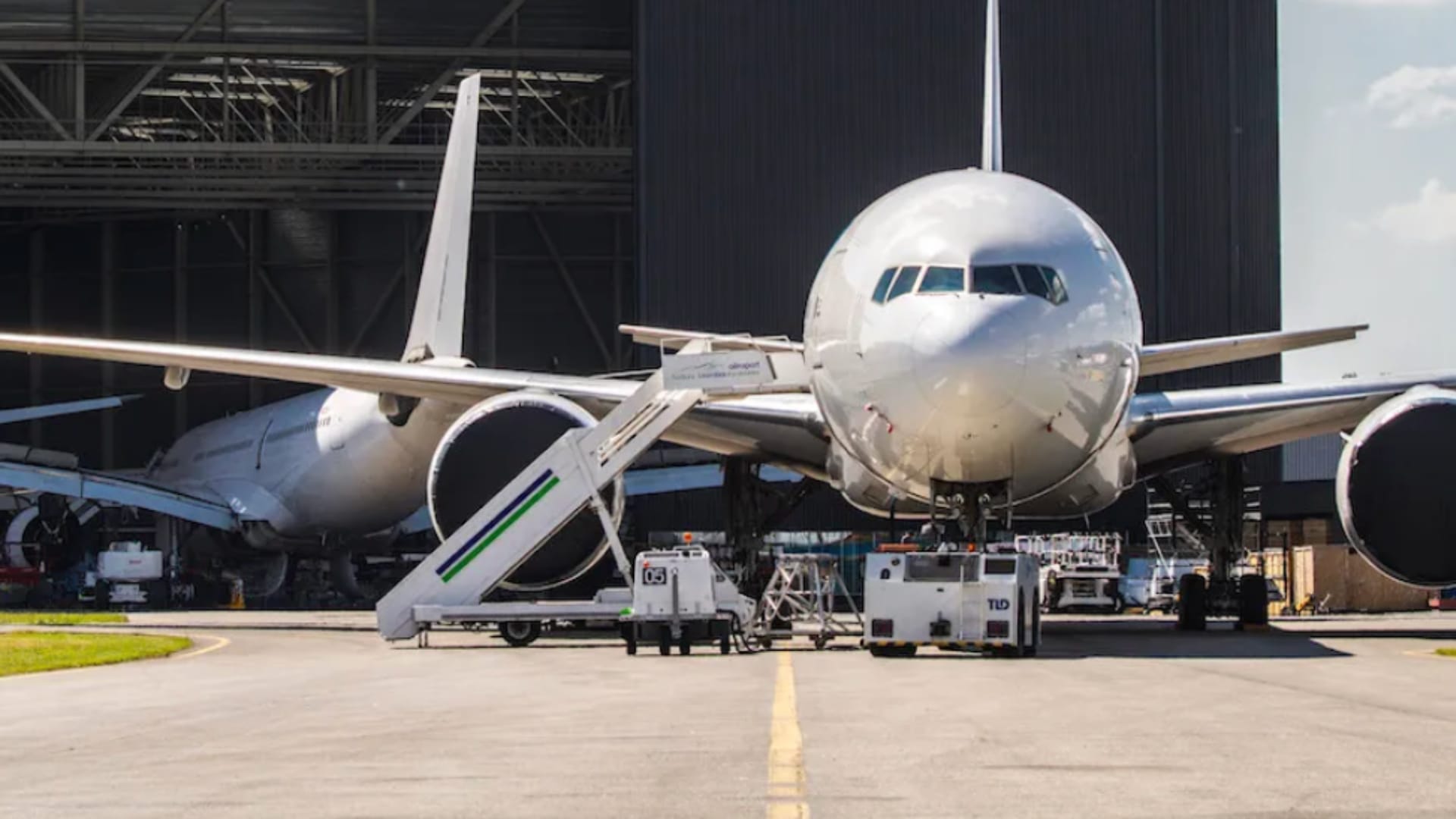 Italie : un homme de 35 ans aspiré par le réacteur d'un avion à l'aéroport de Milan-Bergamo