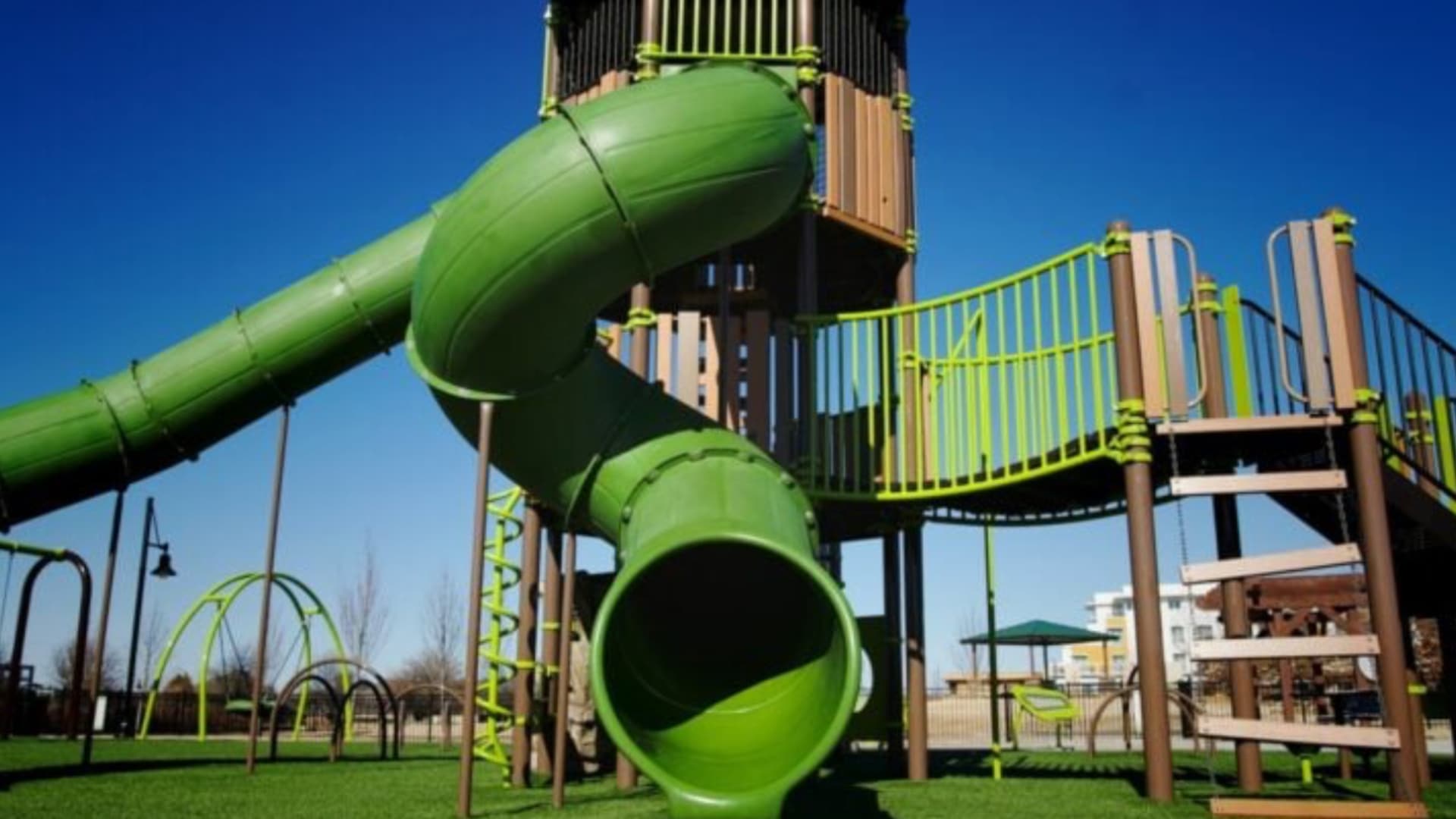 Haute-Garonne : une fillette de 3 ans en urgence absolue après s'être élancée dans un toboggan